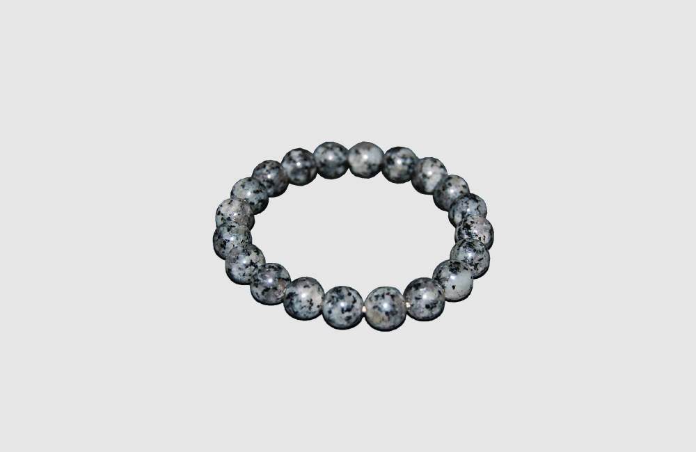 茨城県石岡市産の天然石「やさとみかげ」の数珠(パワーストーン)